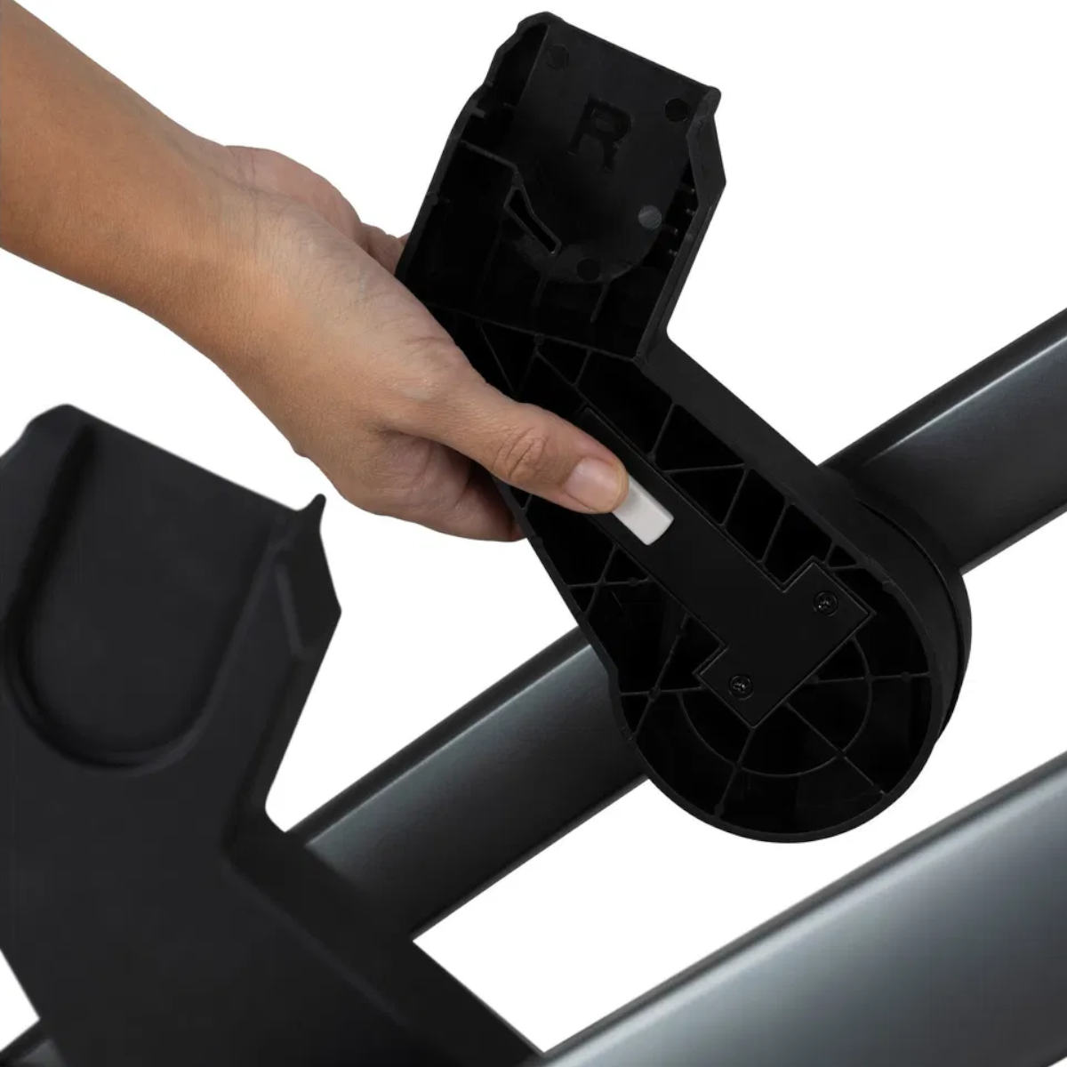 Joolz Geo3 Adapter am Kinderwagen