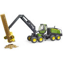 Bruder 02135 John Deere 1270G Harvester mit Baumstamm